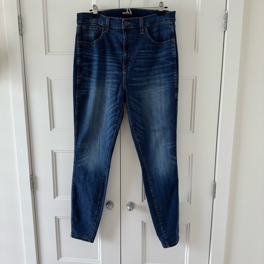 KIRKLAND Signature Classic Blue Jeans - SIZE 16
